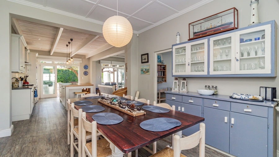 To Let 5 Bedroom Property for Rent in Onrus Western Cape